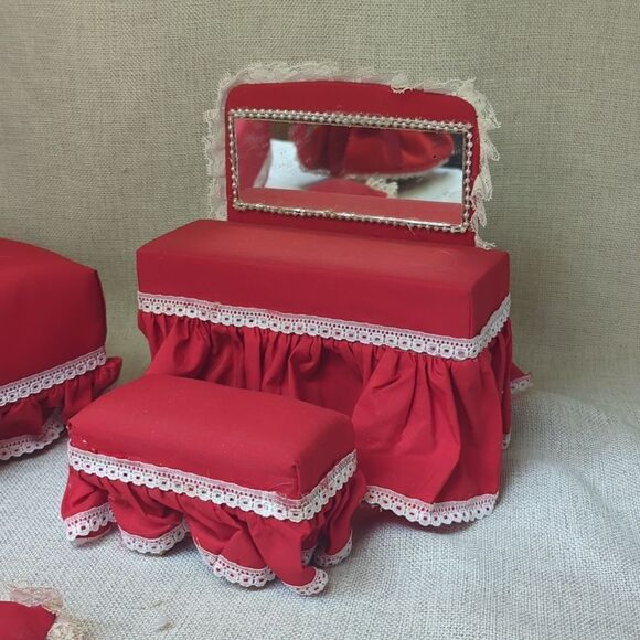 Miniature fancy felt mouse house bedroom boudoir set - Picture 6 of 16